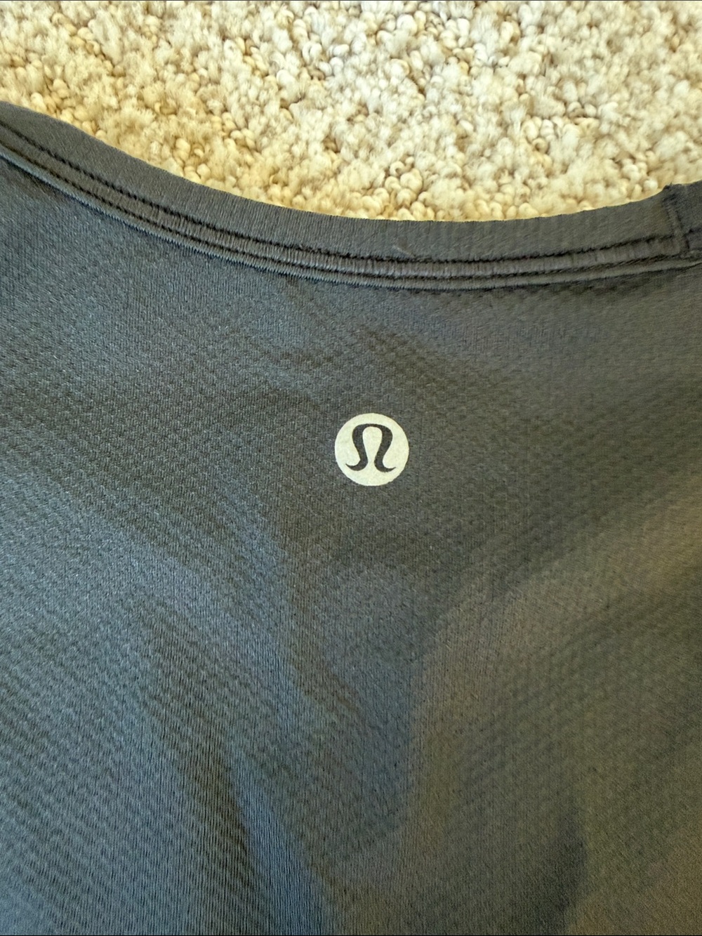 Lululemon Black Short Sleeve Ruched Tee - Picture 4 of 5